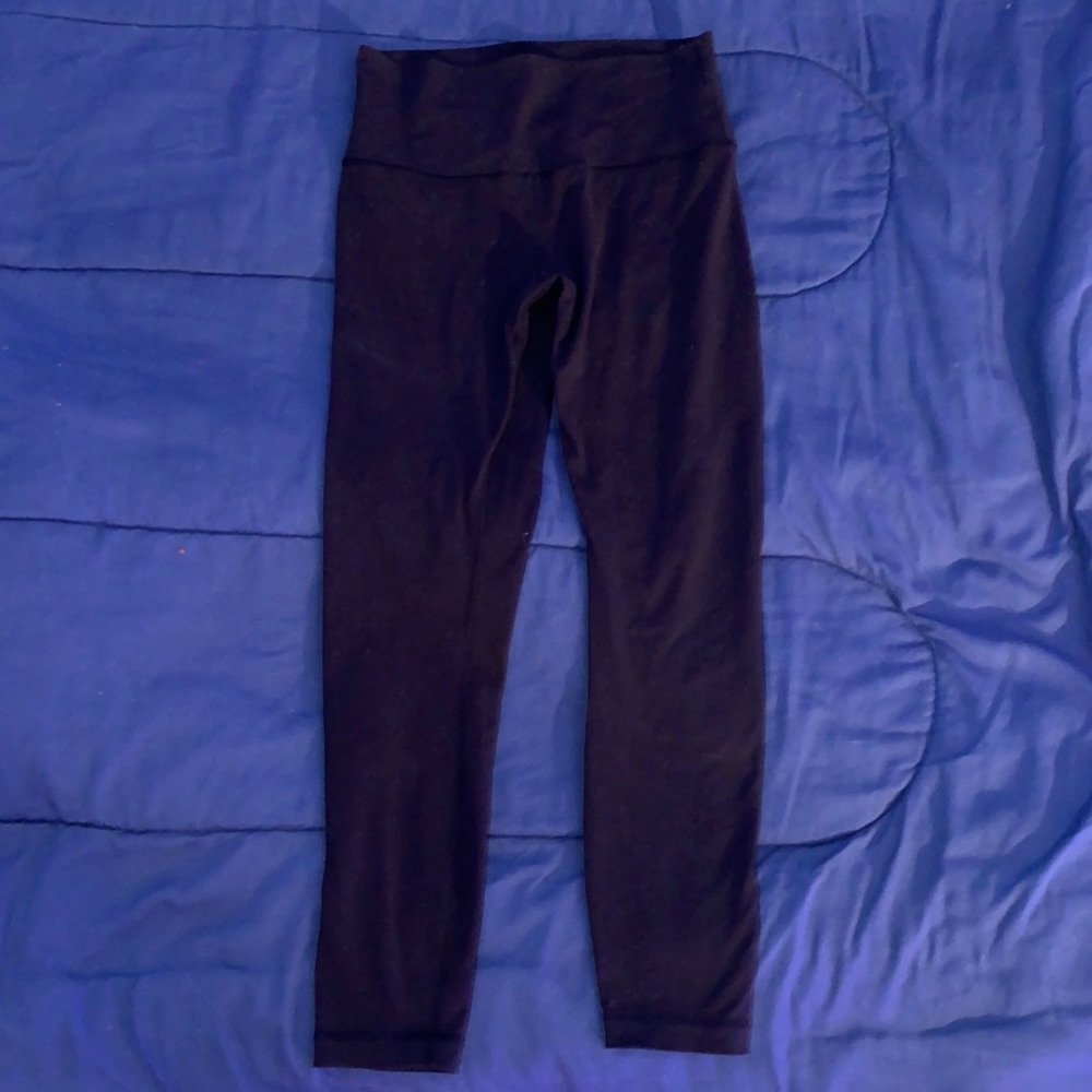 Lululemon Black Full Length leggings size 4 w a little pilling in between thighs